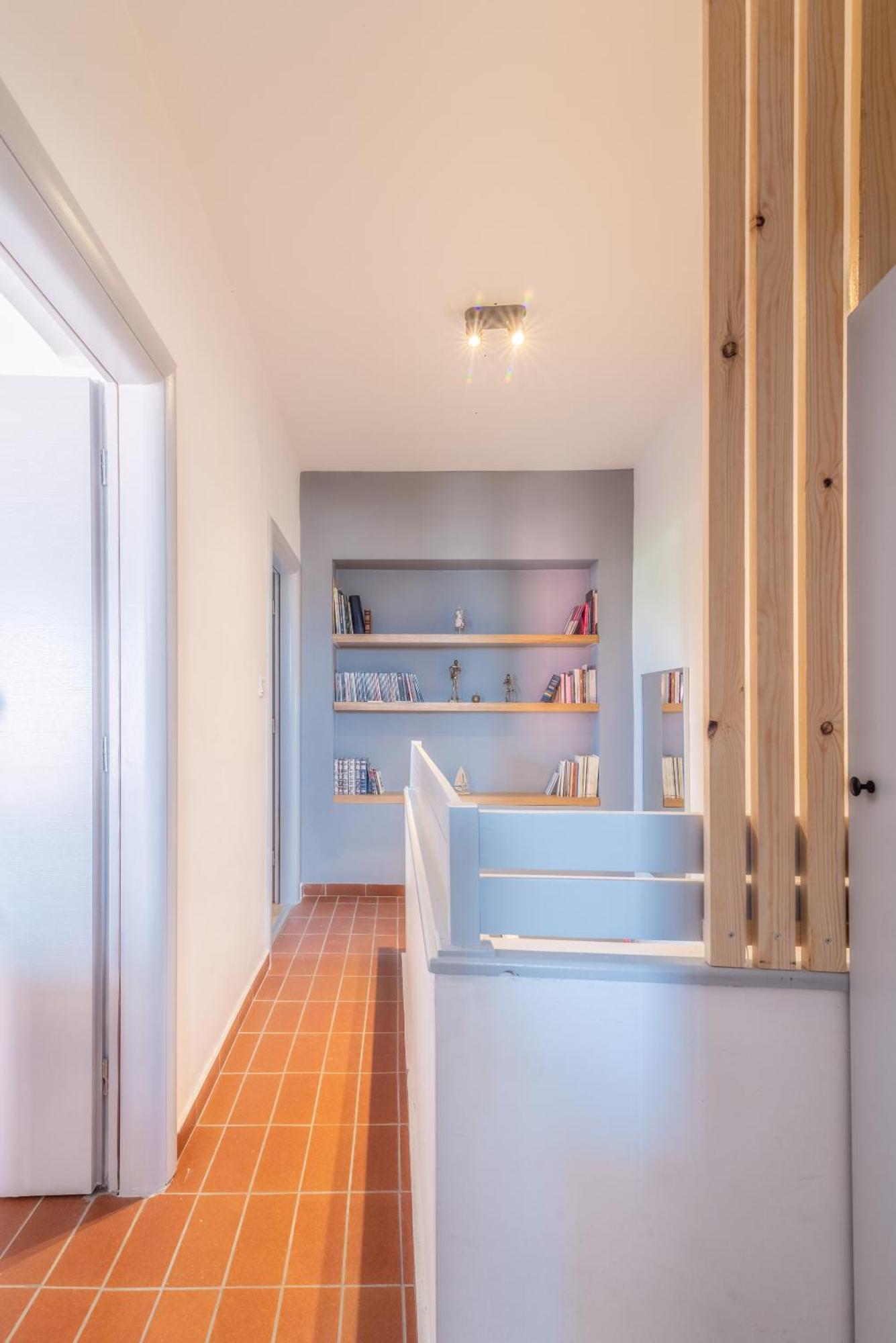 City Loft Near The Airport With Seaview 이라클리온 외부 사진