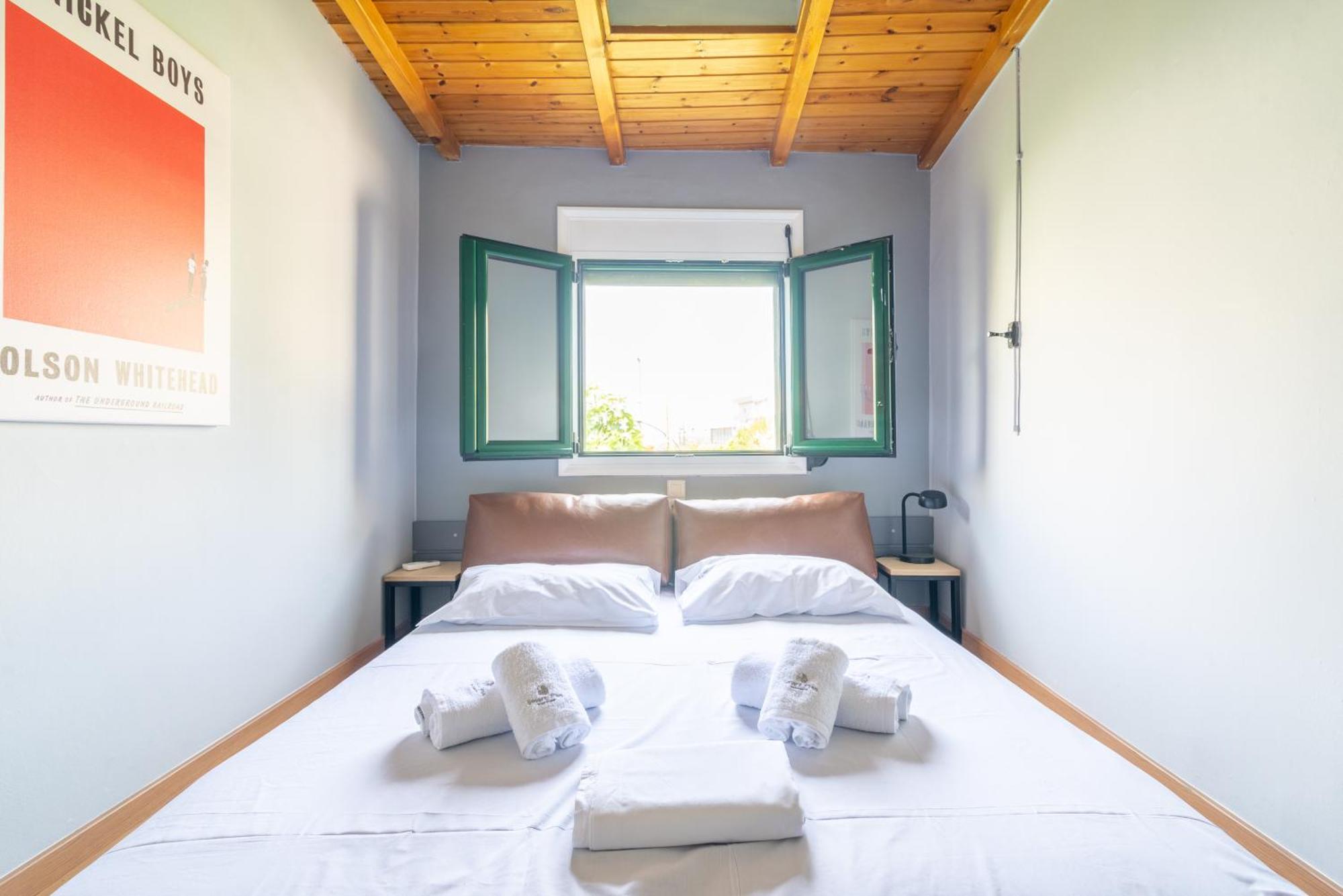 City Loft Near The Airport With Seaview 이라클리온 외부 사진