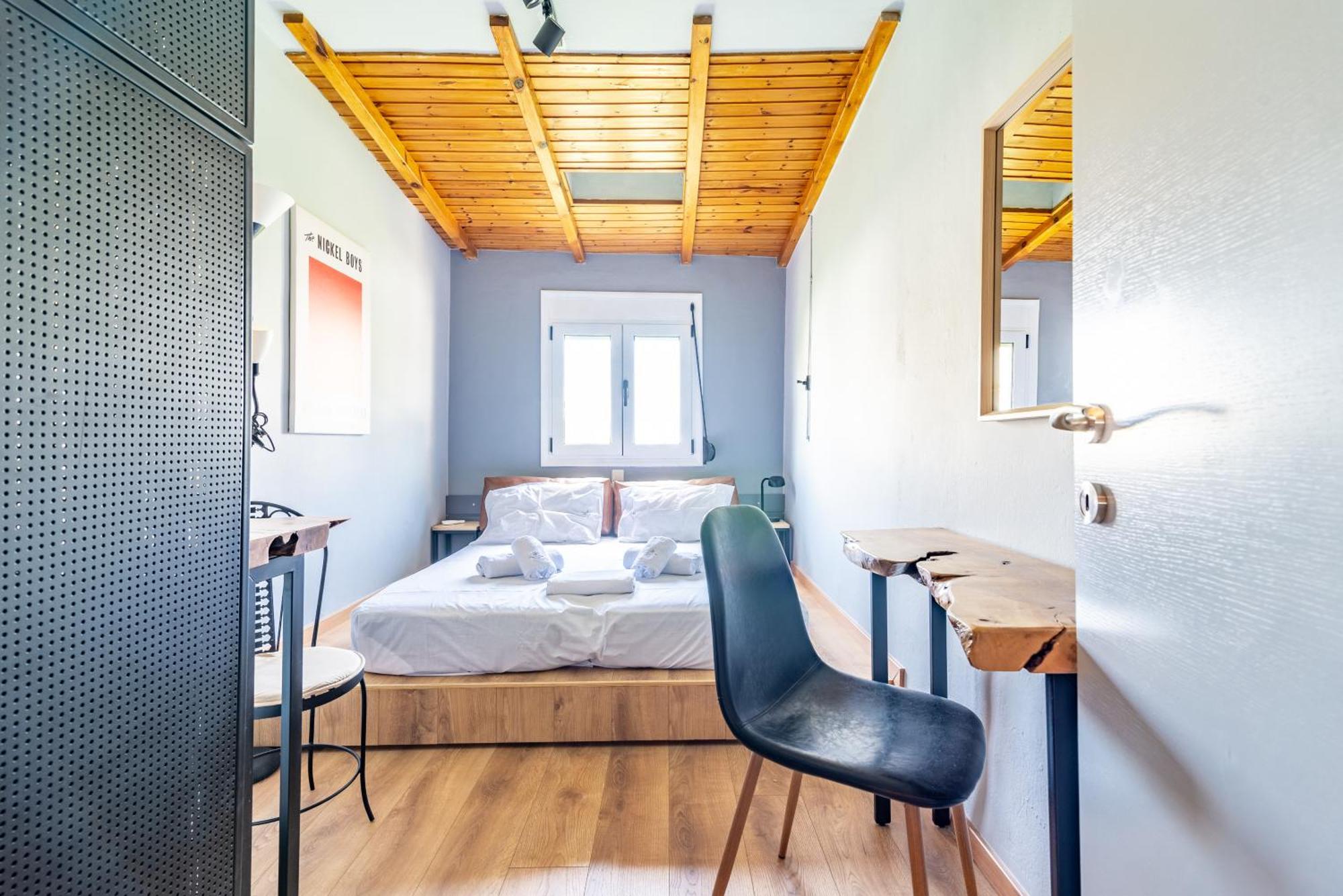 City Loft Near The Airport With Seaview 이라클리온 외부 사진